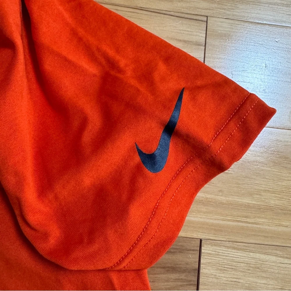 Chicago Bears Tee - Picture 5 of 6